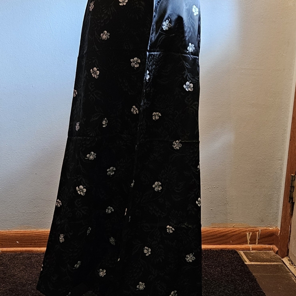 Vintage 36th & 10th satin floral skirt-size 12. - Picture 2 of 9